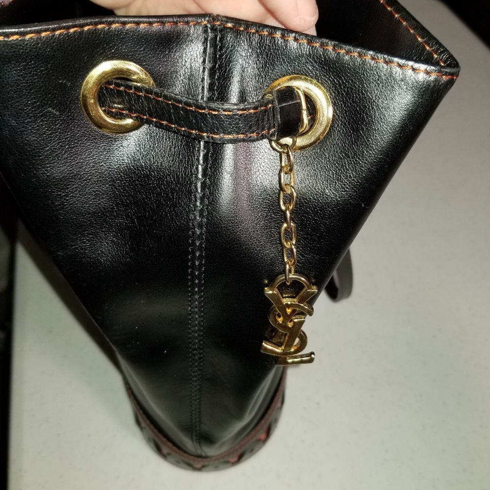 Authentic Yves Saint Laurent Black Leather bucket bag - Picture 13 of 13